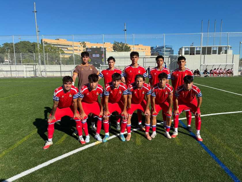 El RCD Espanyol vence al CF Badalona en un partido exigente